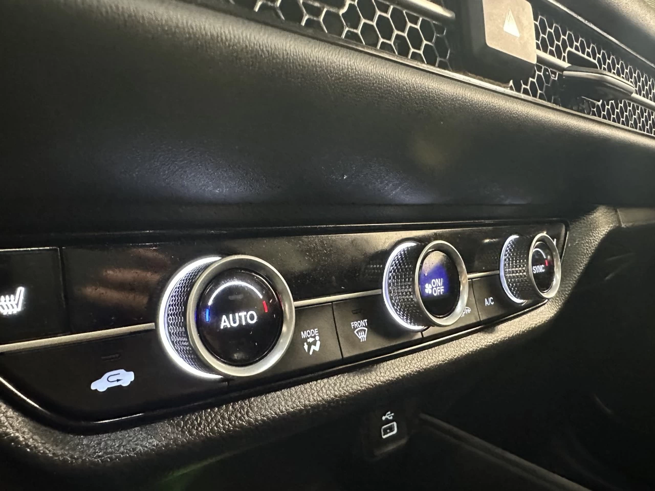 2024 Honda HR-V EX-L Navi https://www.lombardihonda.com/resize/b990ff35b810a3abc0cc817b2ca24889-1