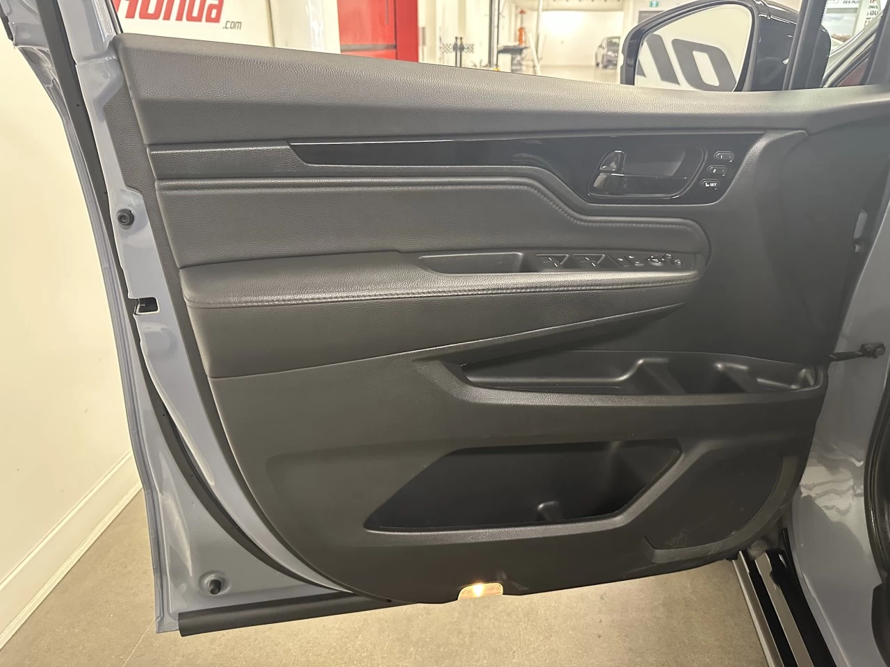 2023 Honda Odyssey Black Edition https://www.lombardihonda.com/resize/b990ff35b810a3abc0cc817b2ca24889-1
