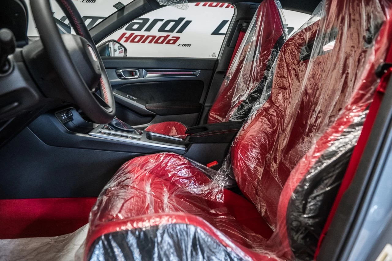 2025 Honda Civic Type R https://www.lombardihonda.com/resize/b990ff35b810a3abc0cc817b2ca24889-1