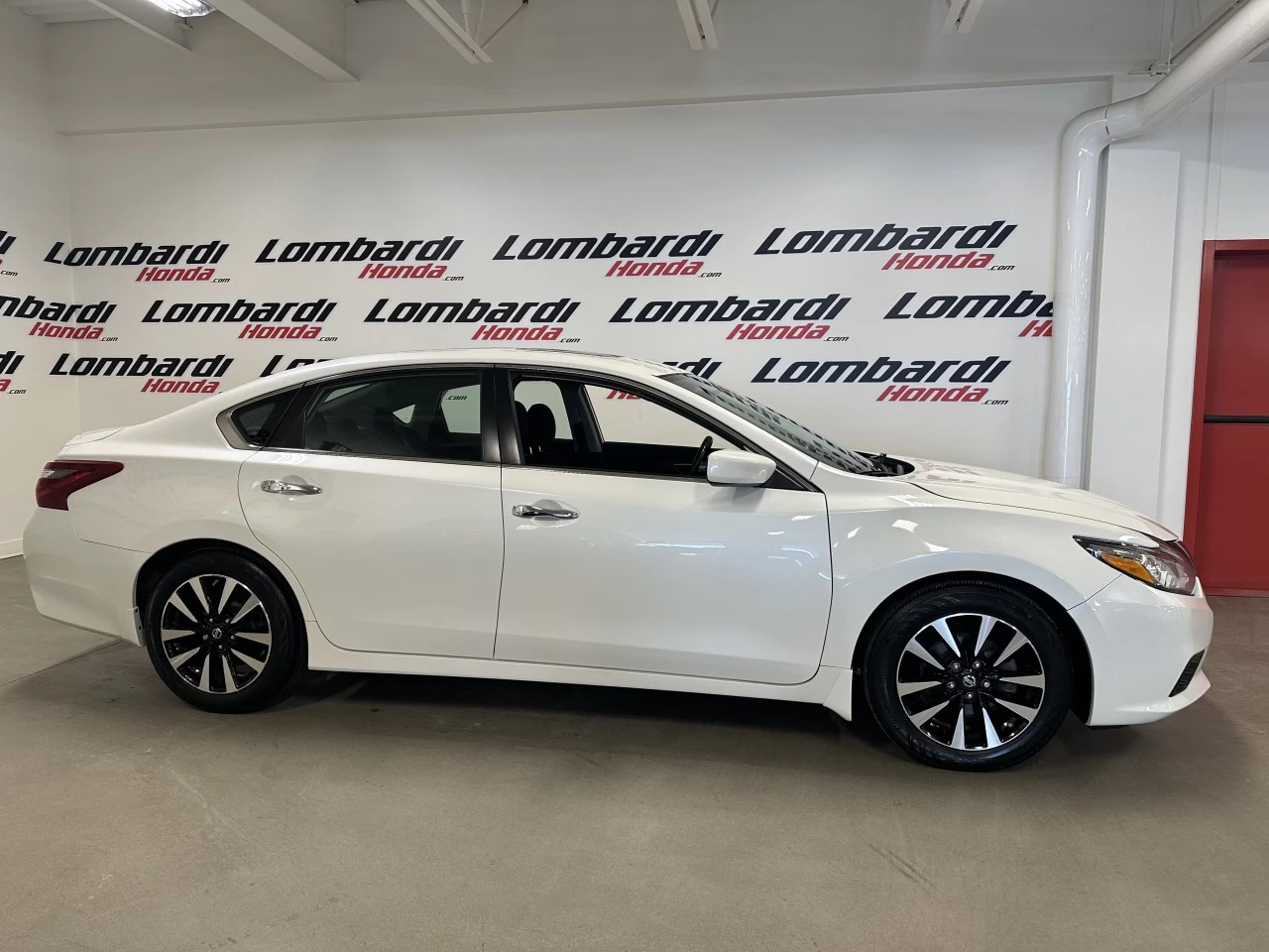 2018 Nissan Altima 2.5 Main Image