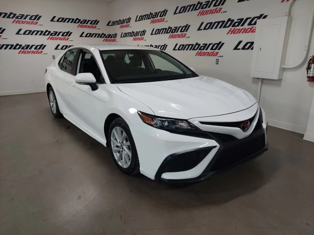 Toyota Camry SE 2021