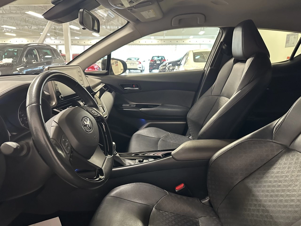 2020 Toyota C-HR XLE Image principale