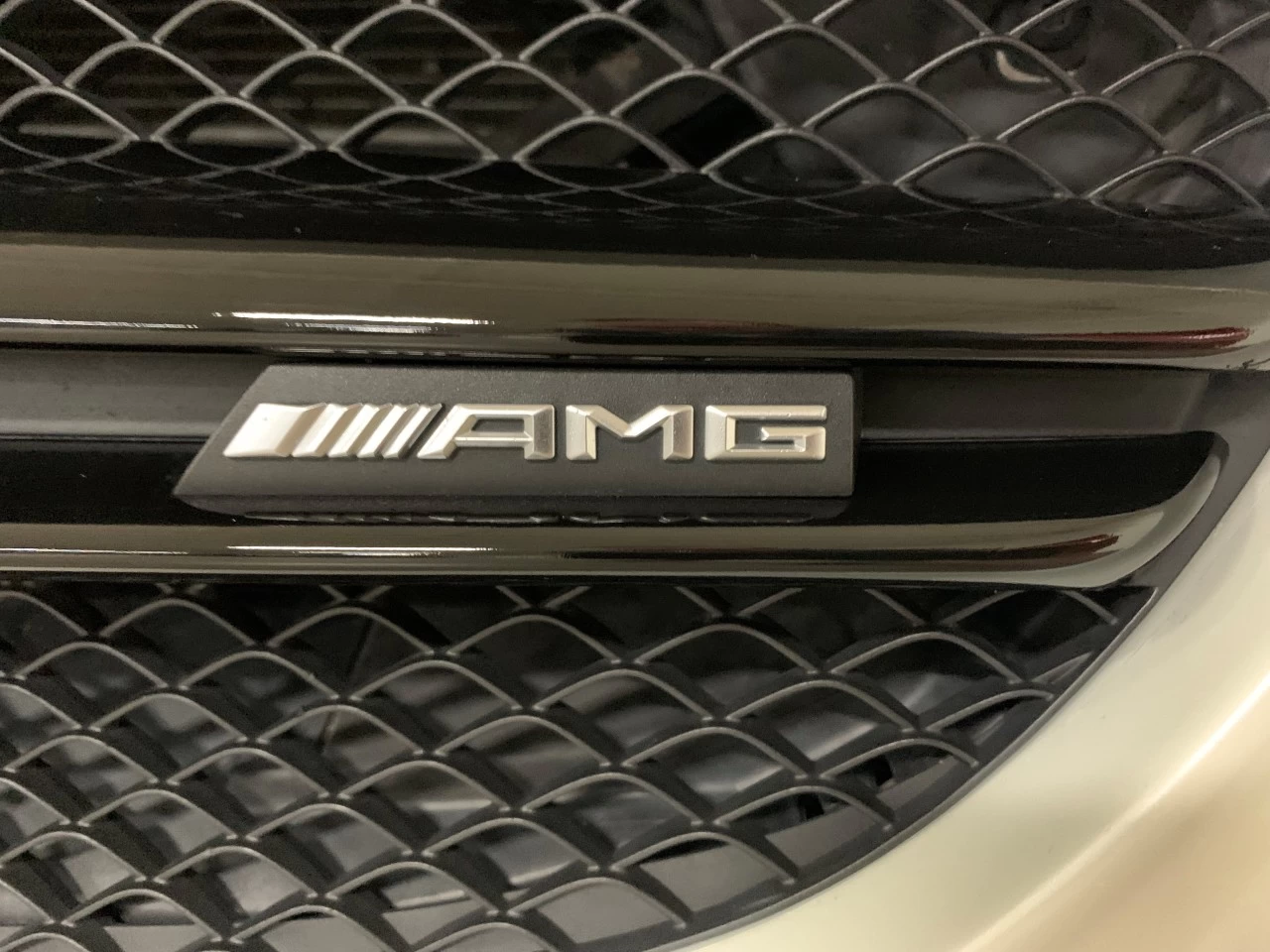 2017 Mercedes-Benz Classe-C AMG C 63 S https://www.lombardihonda.com/resize/b990ff35b810a3abc0cc817b2ca24889-1