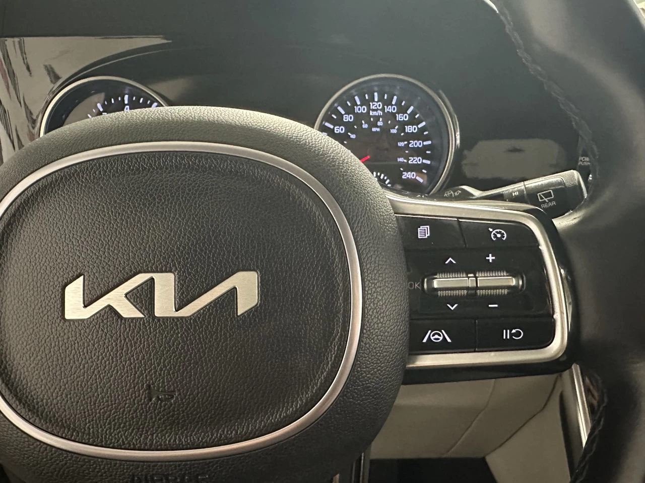 2024 Kia Carnival LX+ Main Image