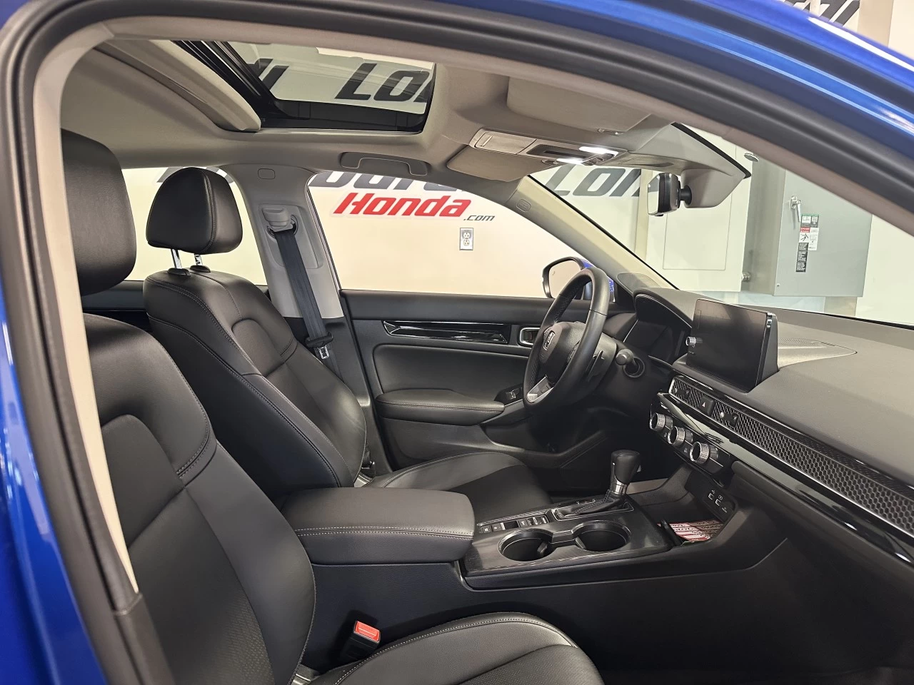 2024 Honda Civic
                                                    Touring Main Image