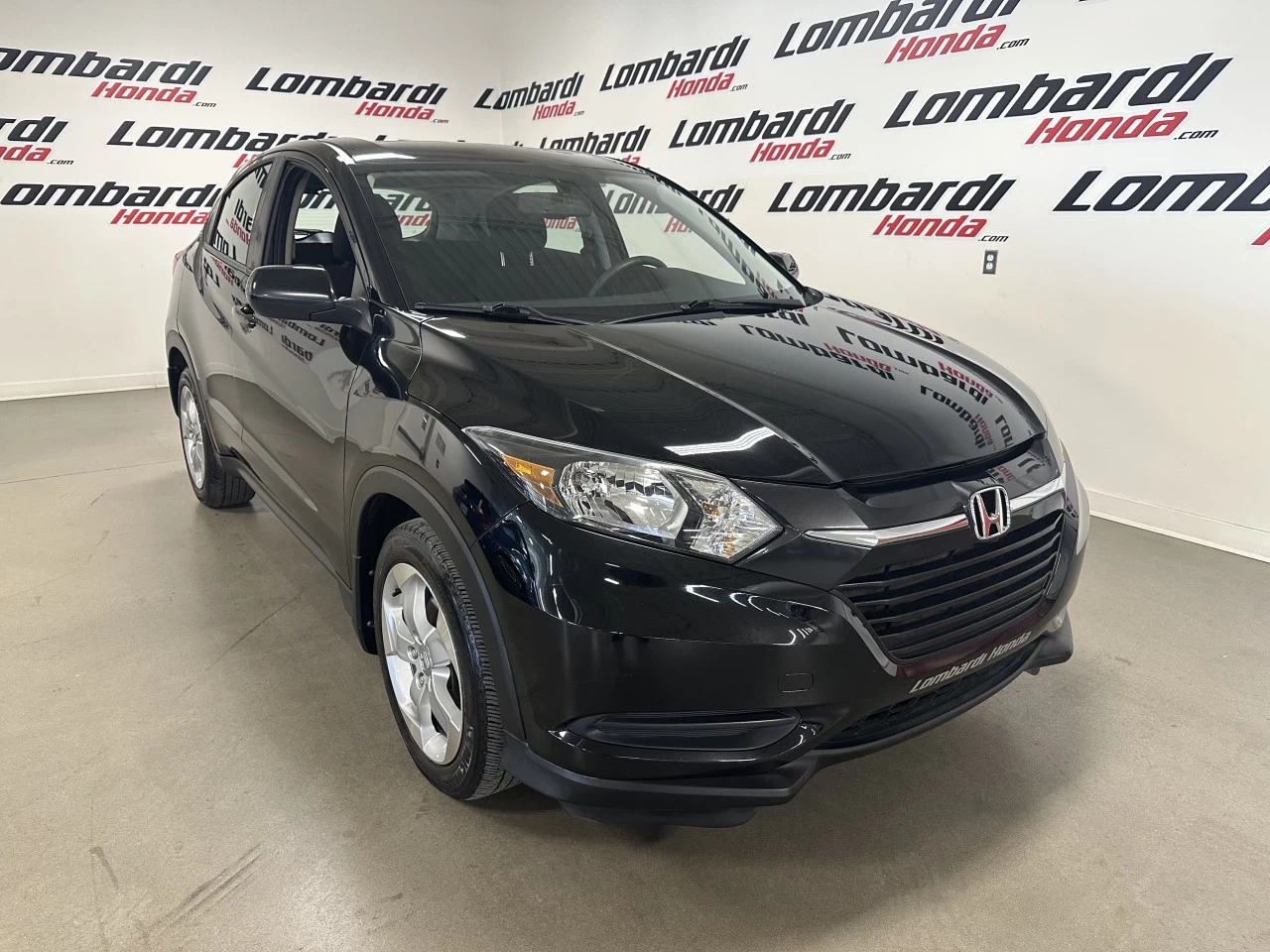 2016 Honda HR-V
                                                    LX Main Image