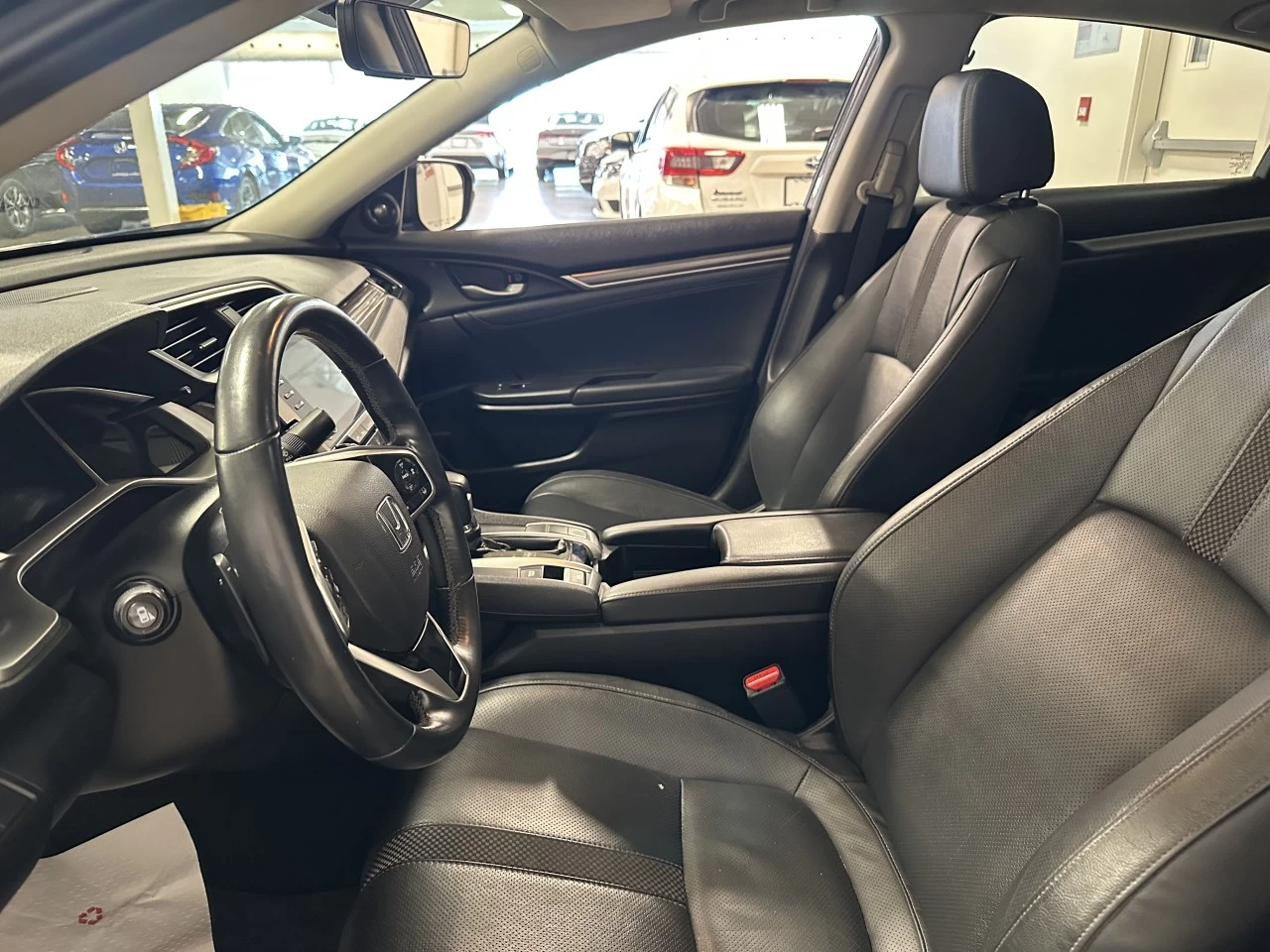 2019 Honda Civic
                                                    Touring Main Image
