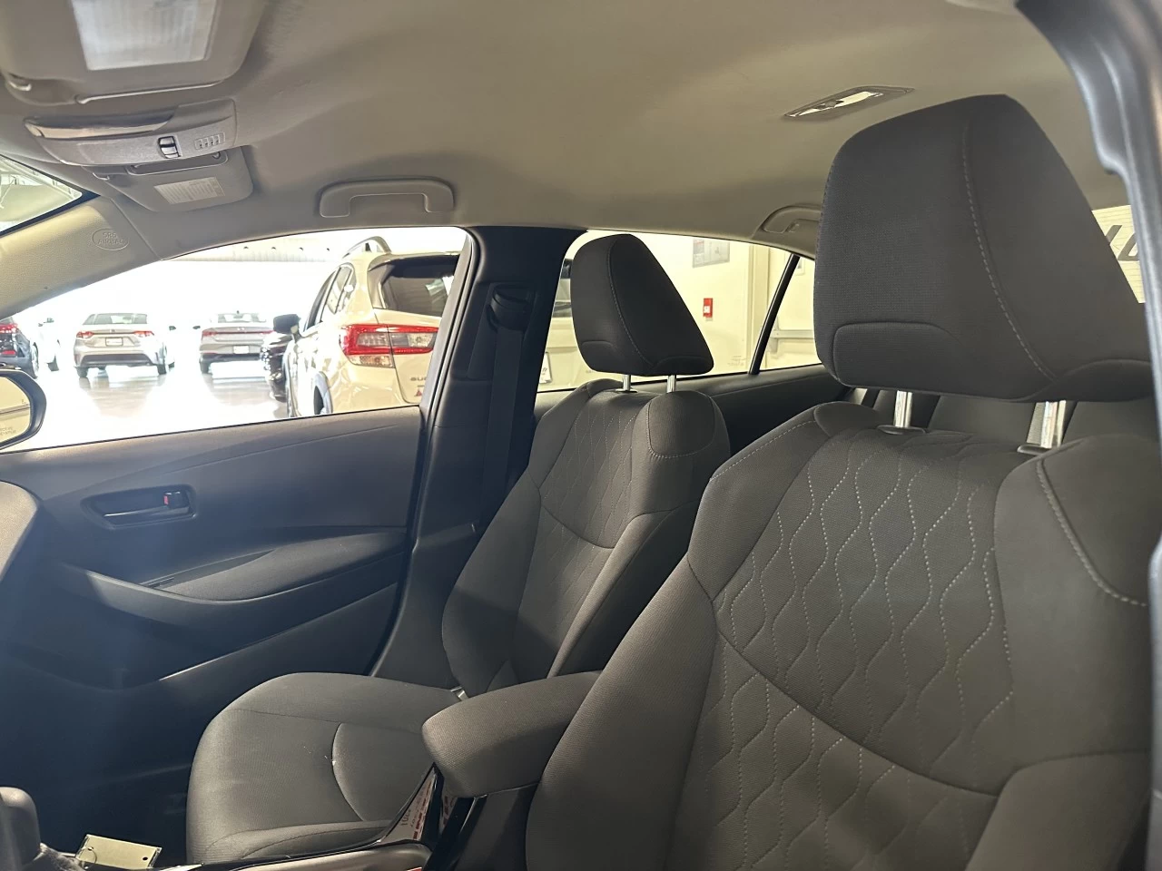 2022 Toyota Corolla
                                                    LE Main Image