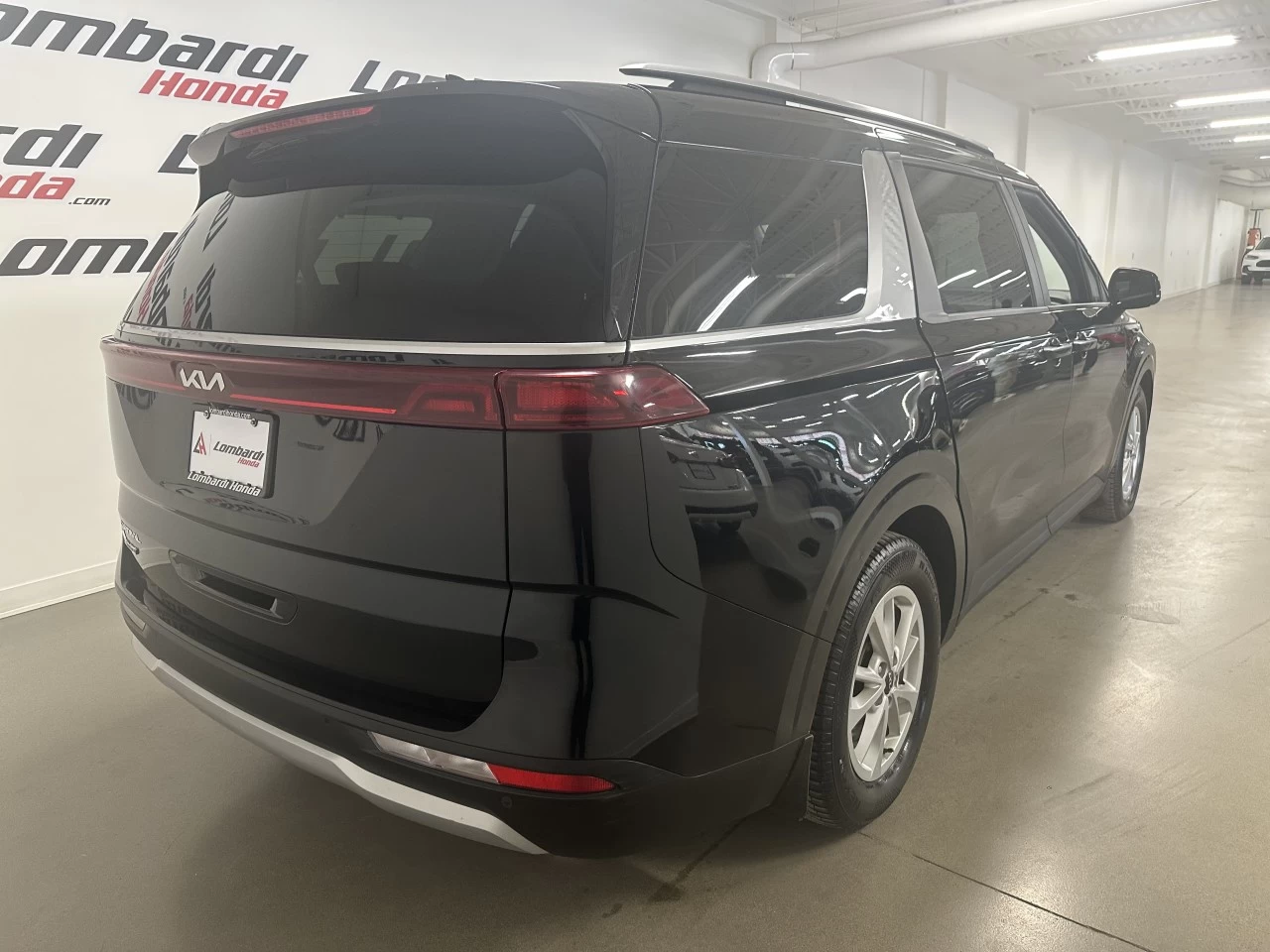 2024 Kia Carnival LX+ Main Image