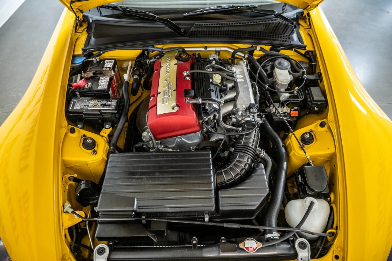 2005 Honda S2000 2dr Conv https://www.lombardihonda.com/resize/b990ff35b810a3abc0cc817b2ca24889-1