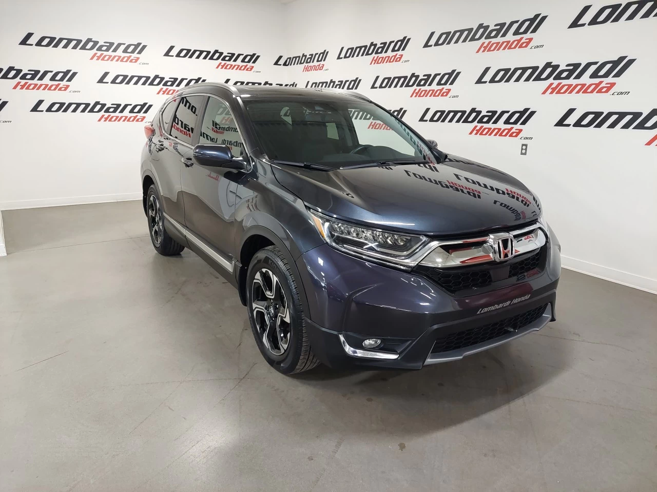 2019 Honda CR-V
                                                    Touring Main Image