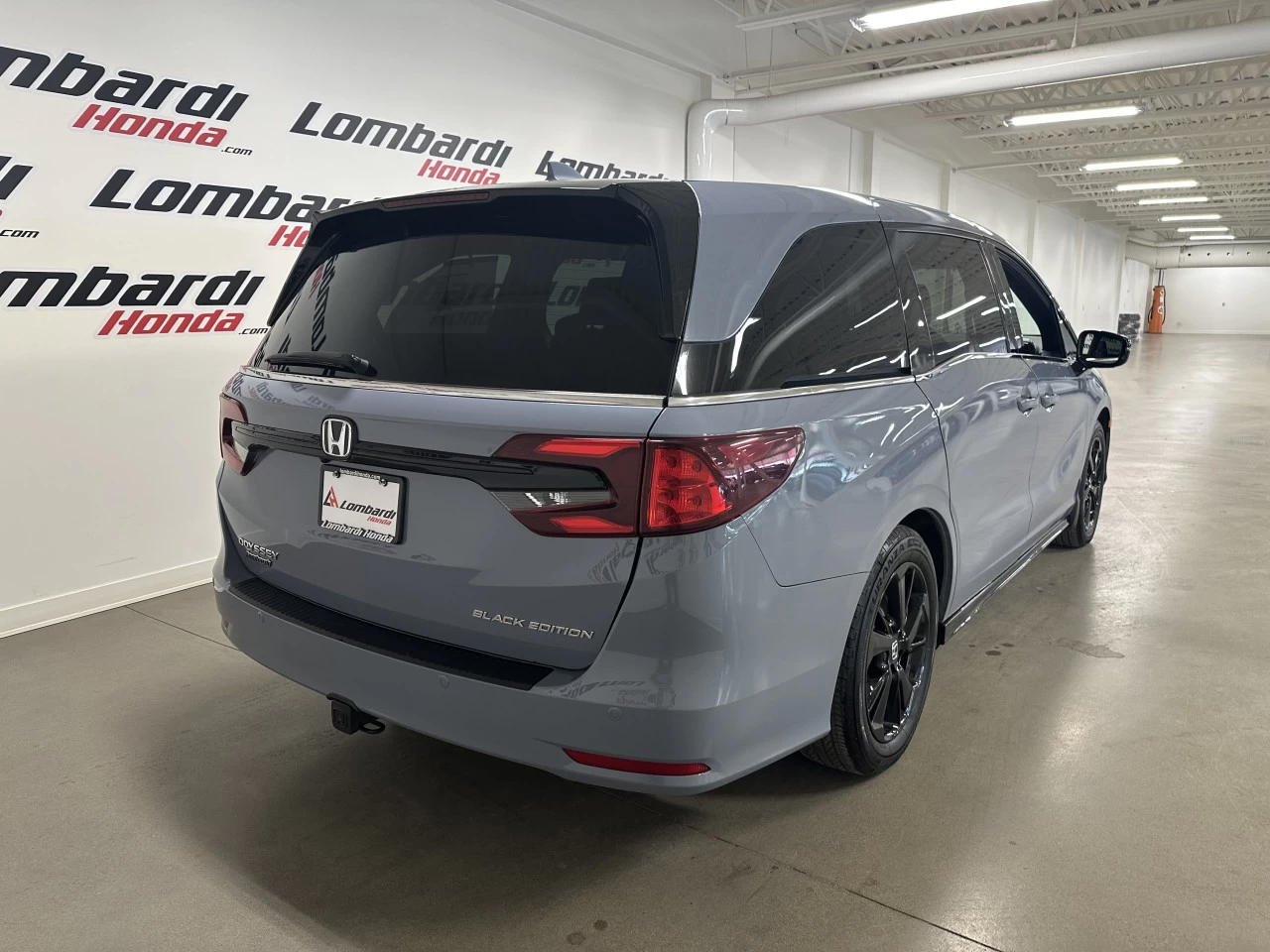 2023 Honda Odyssey Black Edition https://www.lombardihonda.com/resize/b990ff35b810a3abc0cc817b2ca24889-1