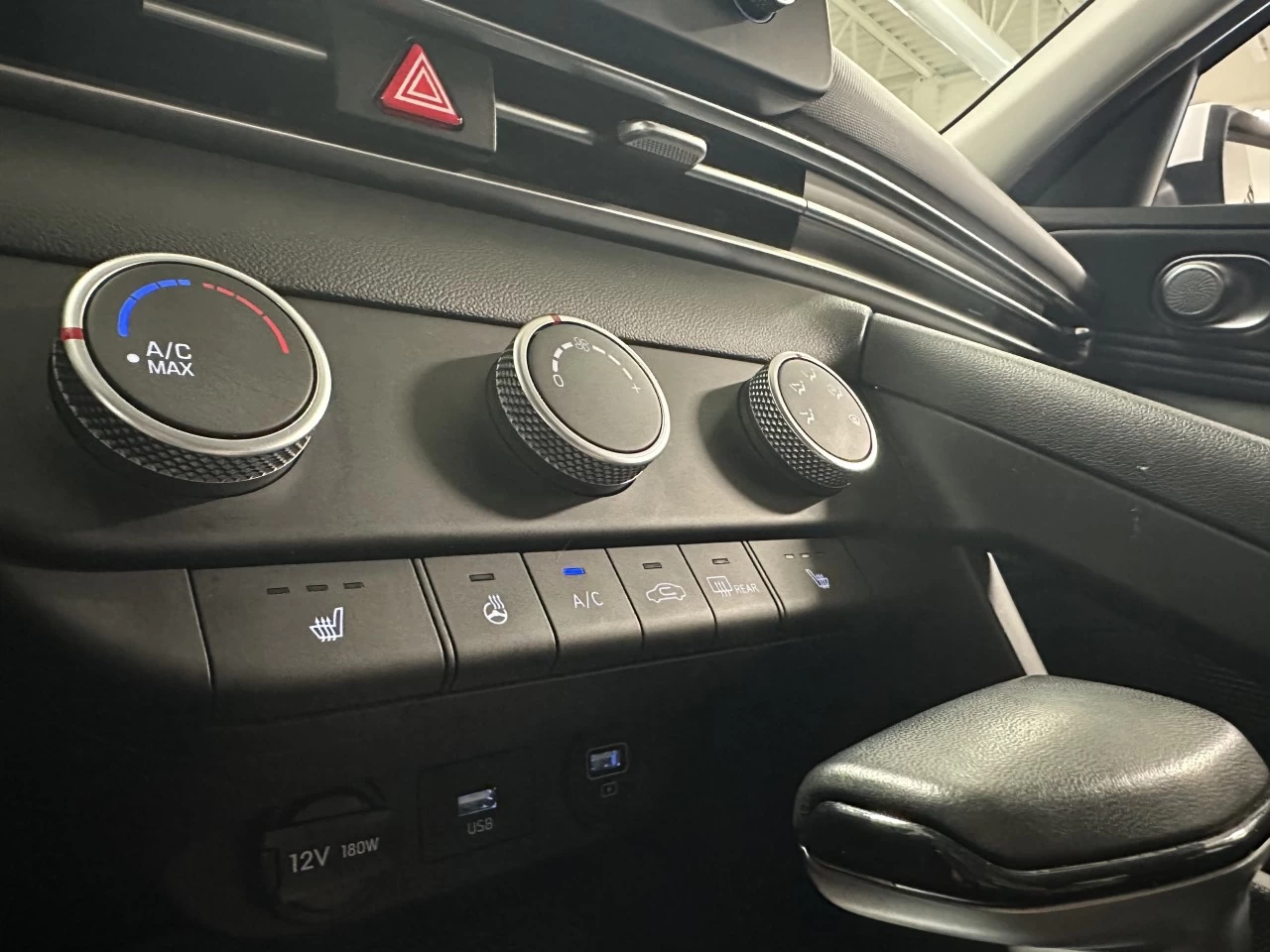 2022 Hyundai Elantra
                                                    Preferred Image principale