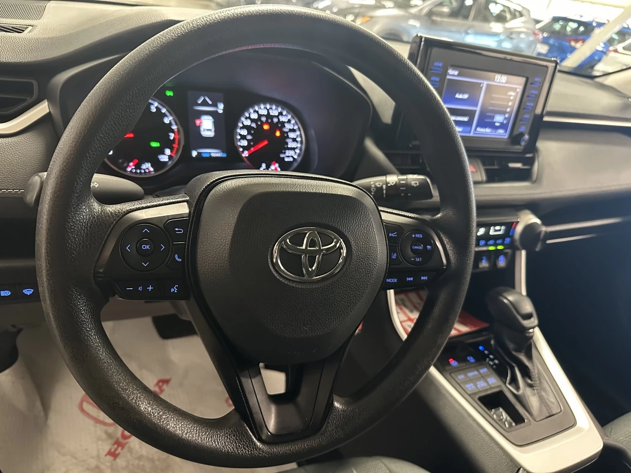 2022 Toyota RAV4 LE Main Image