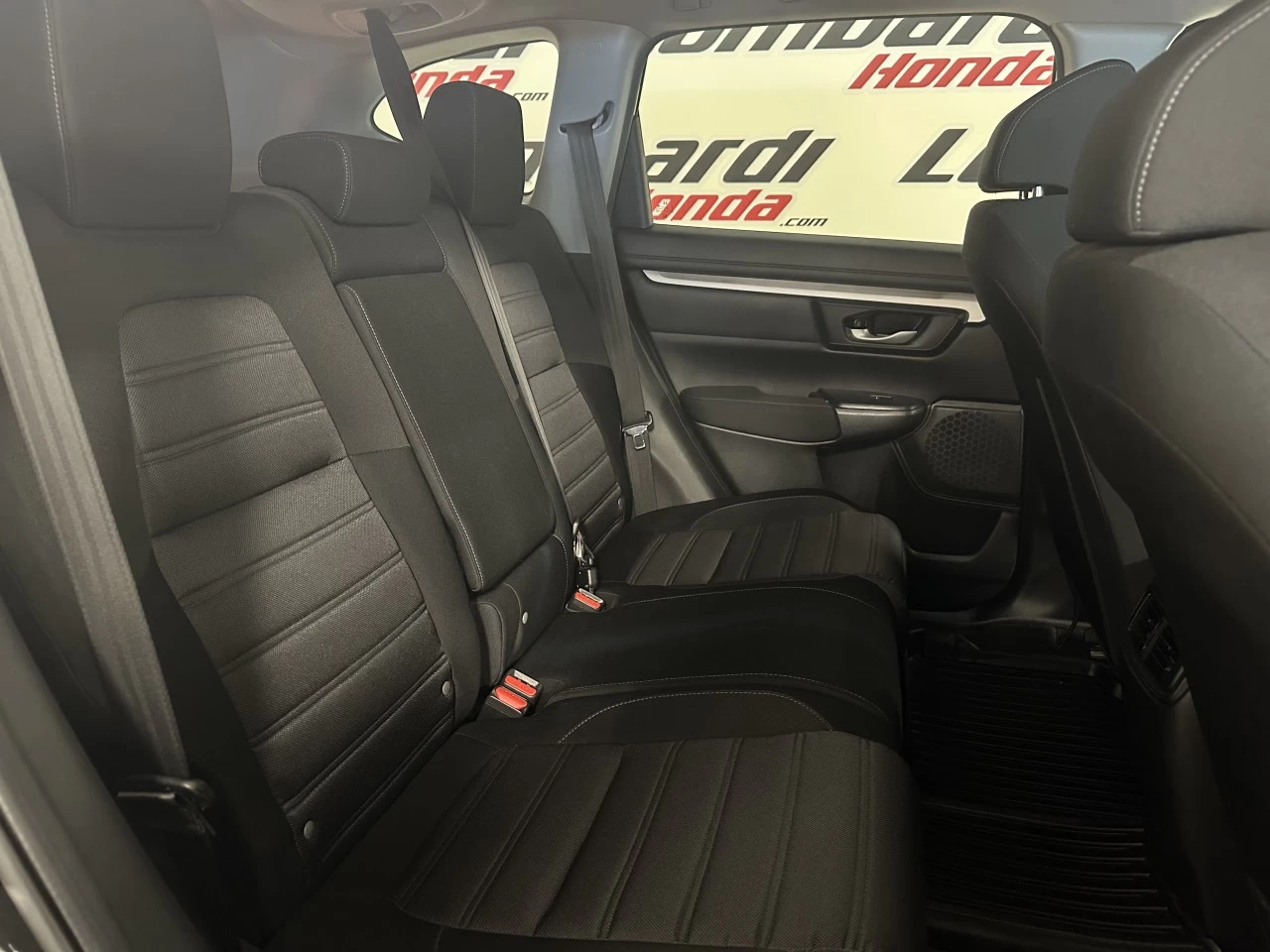 2022 Honda CR-V LX https://www.lombardihonda.com/resize/b990ff35b810a3abc0cc817b2ca24889-1