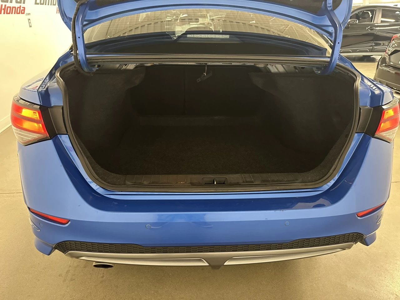 2021 Nissan Sentra SR Main Image