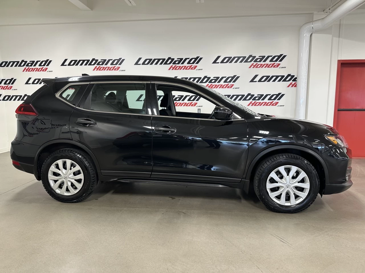 2018 Nissan Rogue S/SV Main Image