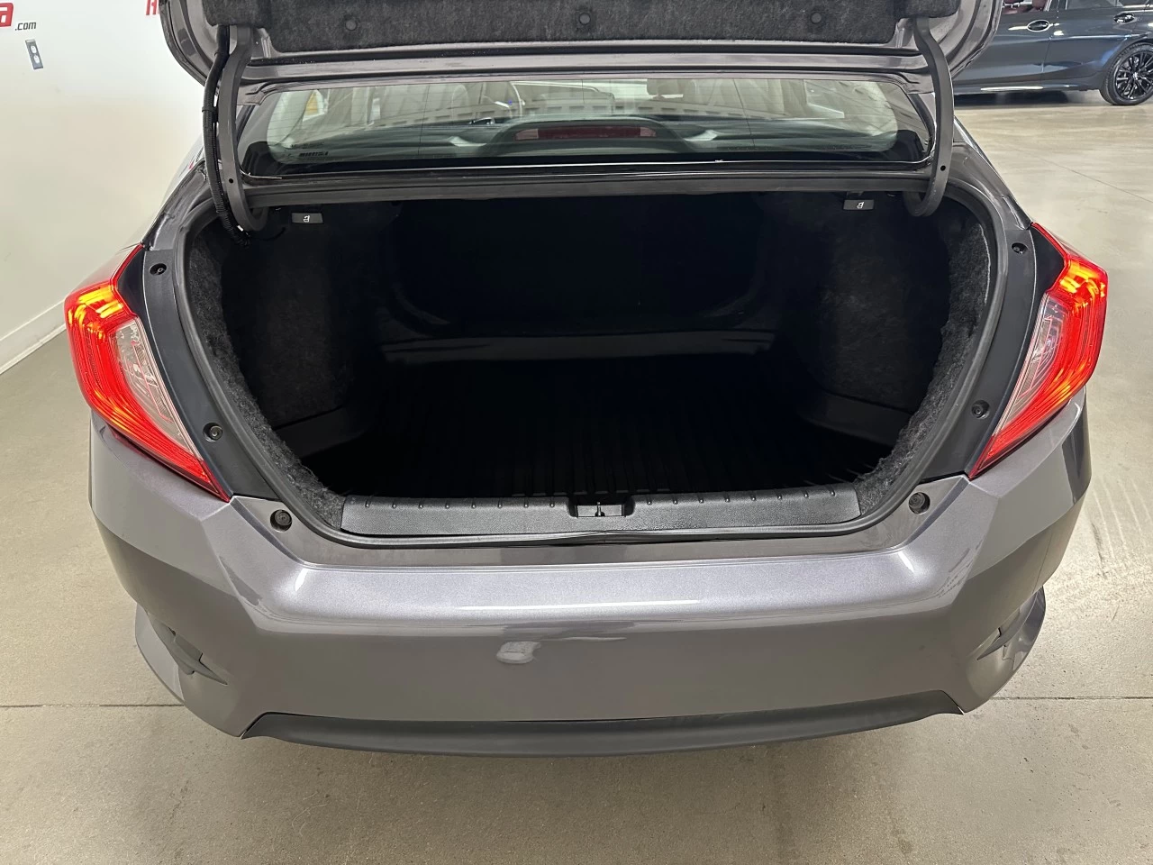 2017 Honda Civic
                                                    LX Main Image