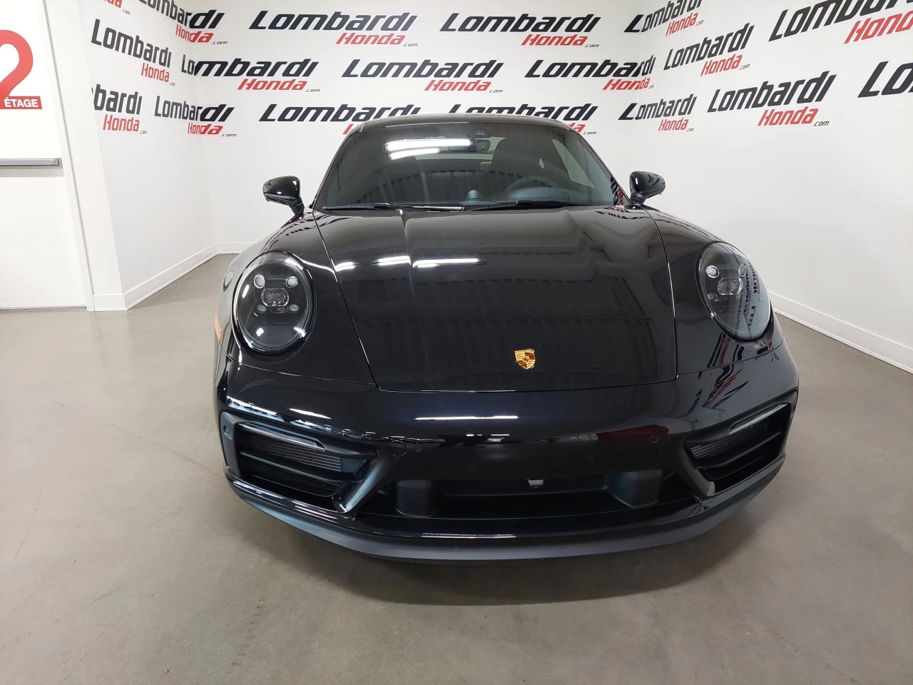 2024 Porsche 911
                                                    CARRERA 4 GTS Image principale