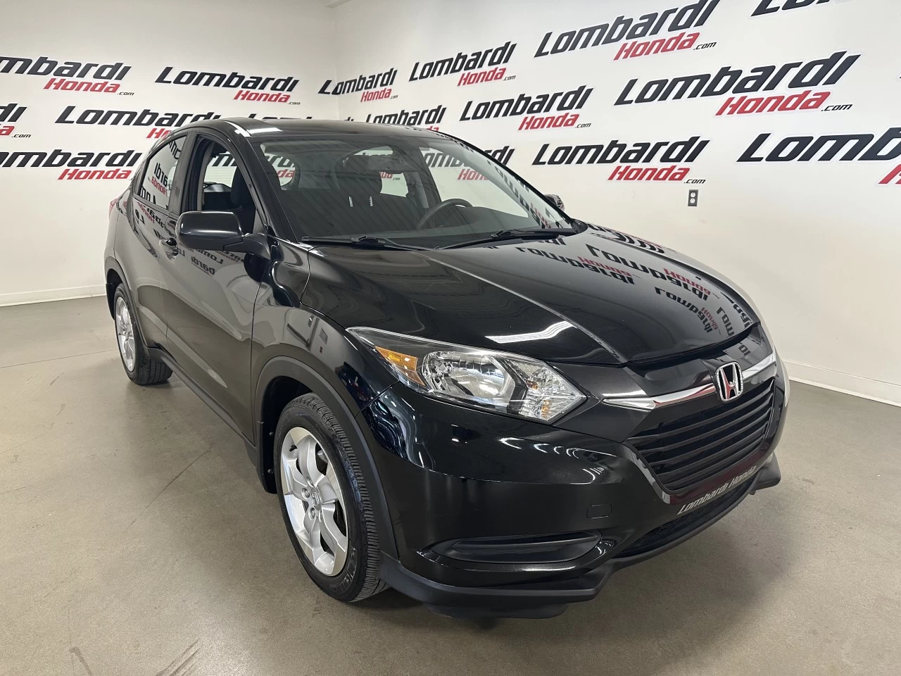 2016 Honda HR-V
                                                    LX Main Image