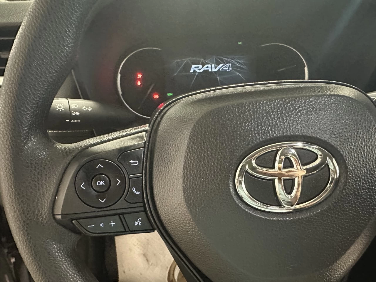 2023 Toyota RAV4
                                                    LE Image principale