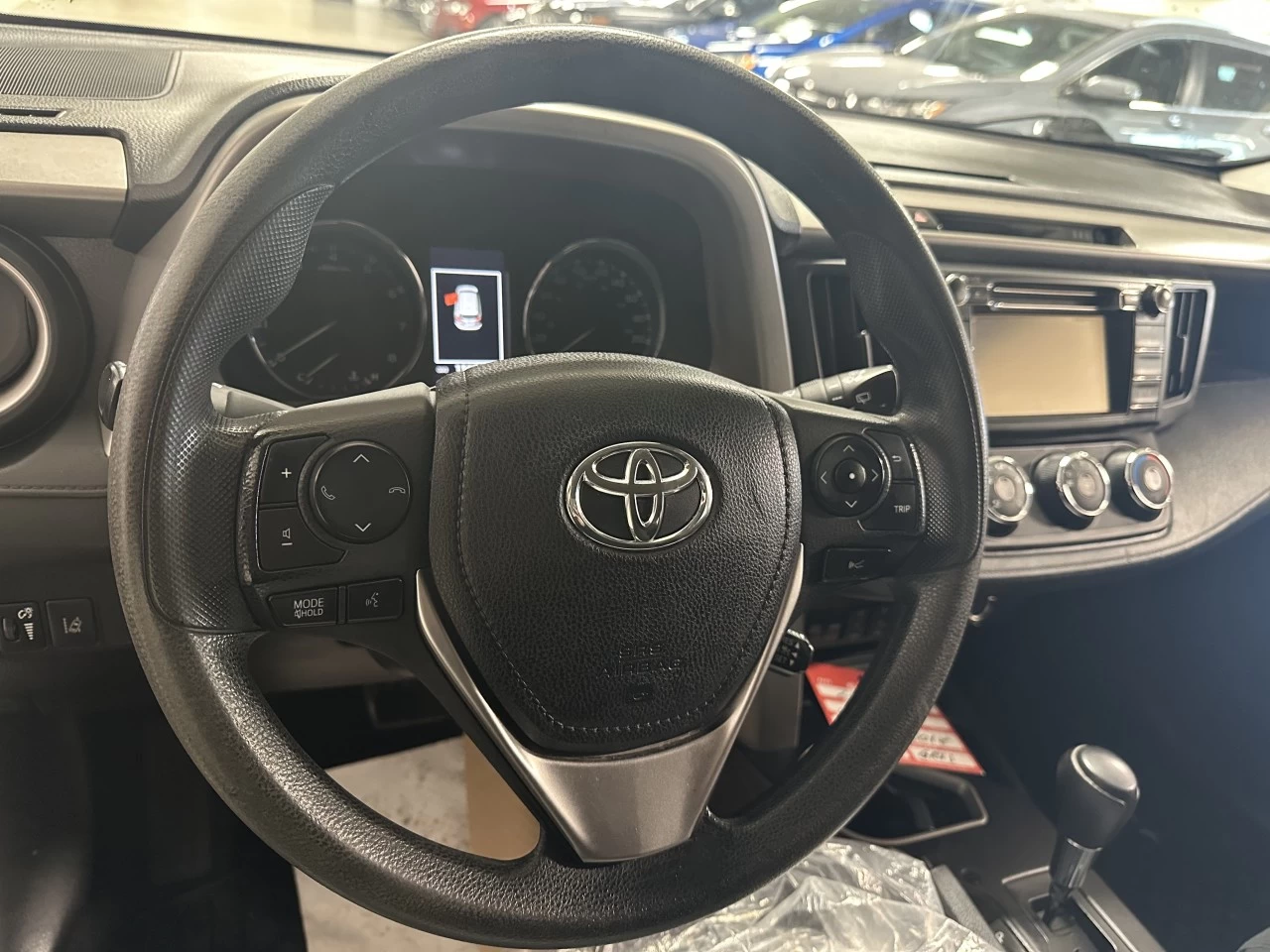 2018 Toyota RAV4 LE Image principale