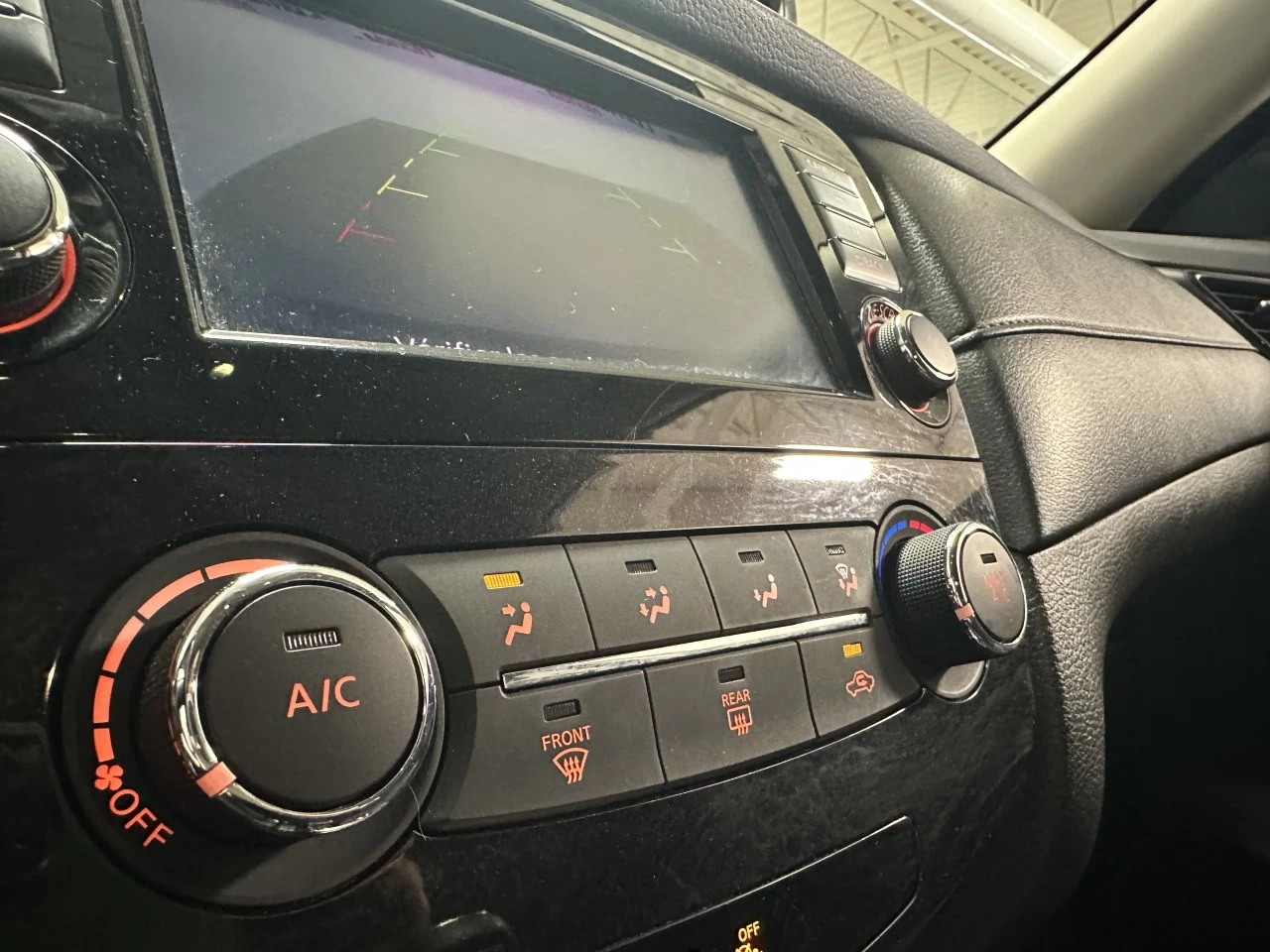 2018 Nissan Rogue SV Image principale