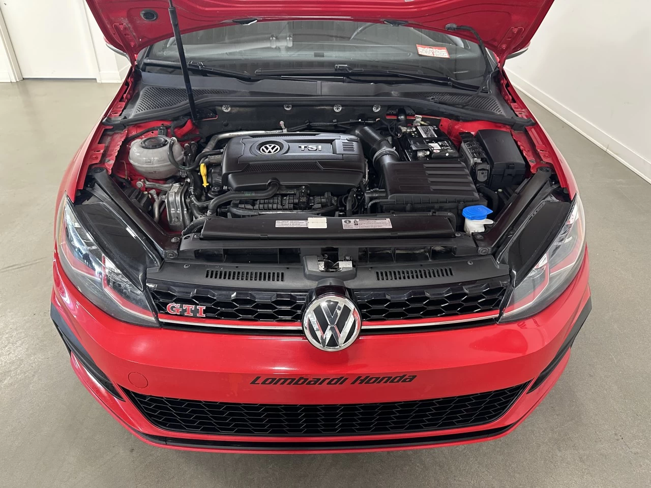 2019 Volkswagen Golf Auto Main Image
