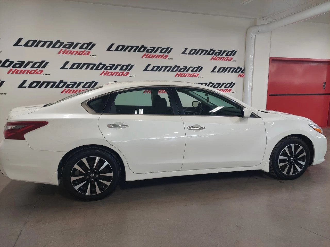 2018 Nissan Altima
                                                    2.5 Main Image