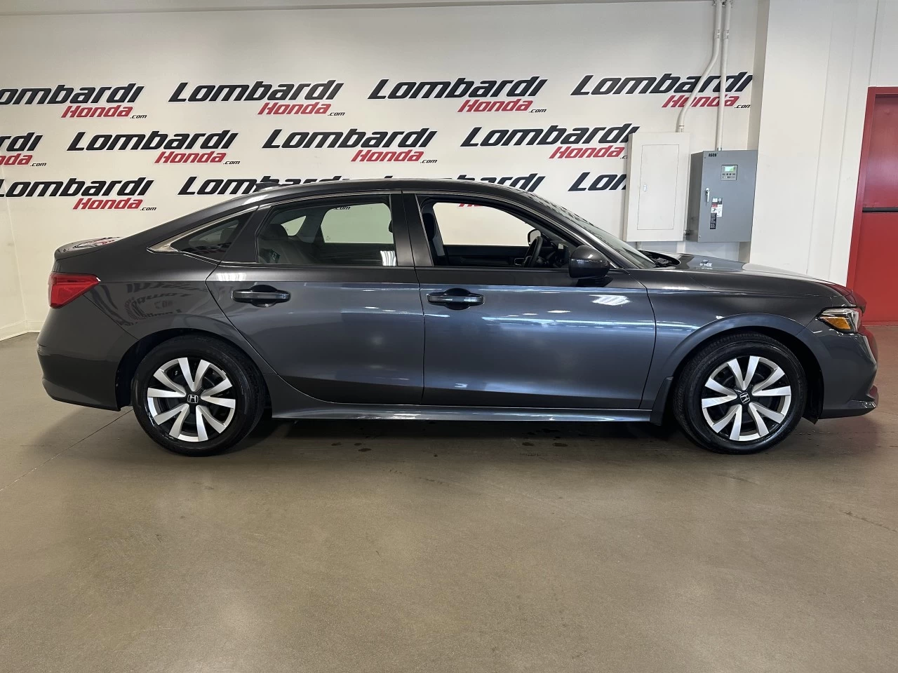 2024 Honda Civic LX-B Image principale