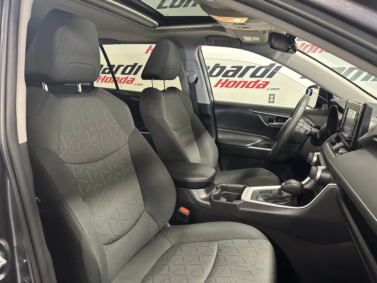 2021 Toyota RAV4 XLE https://www.lombardihonda.com/resize/b990ff35b810a3abc0cc817b2ca24889-1