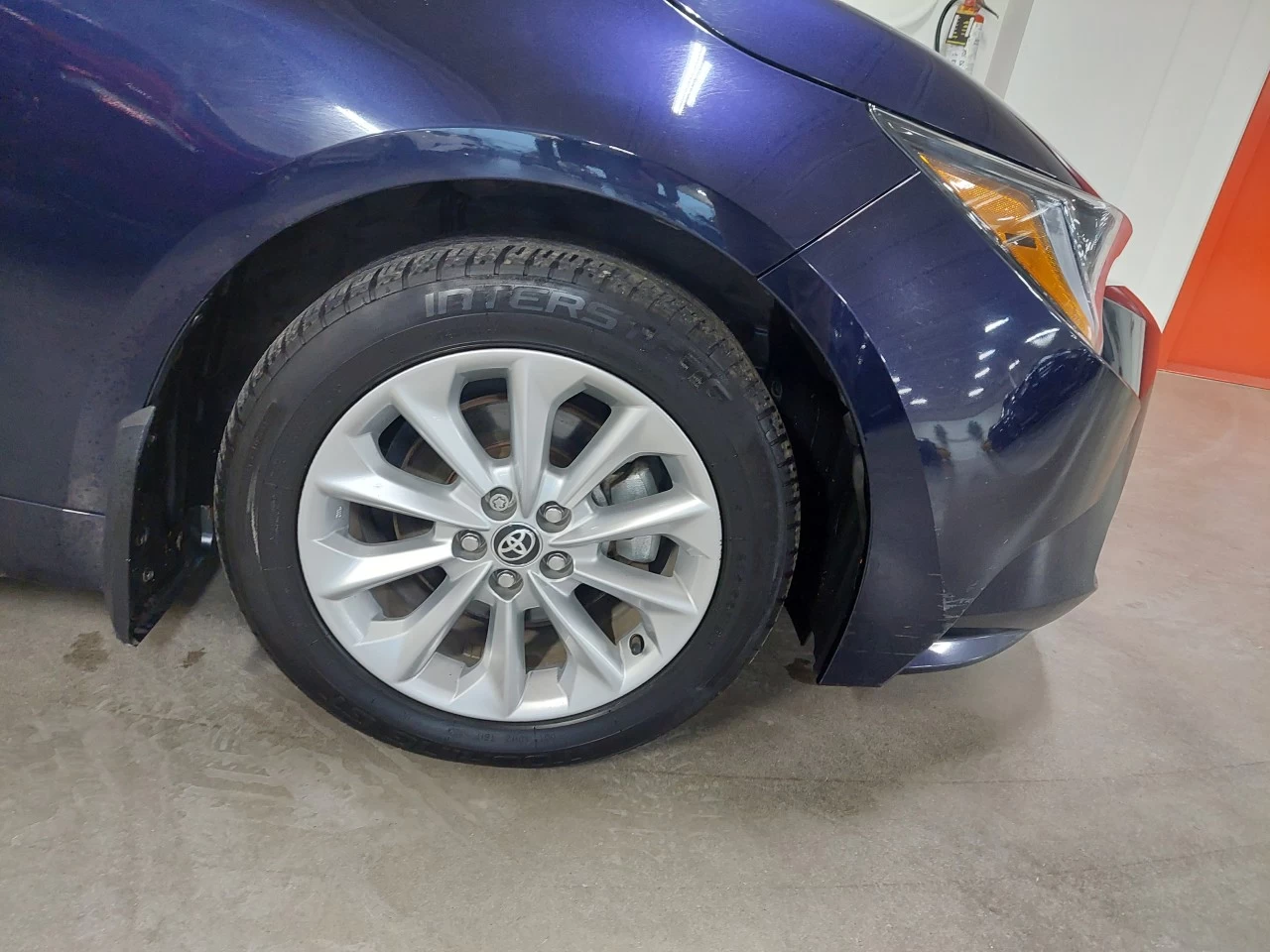 2021 Toyota Corolla LE https://www.lombardihonda.com/resize/b990ff35b810a3abc0cc817b2ca24889-1