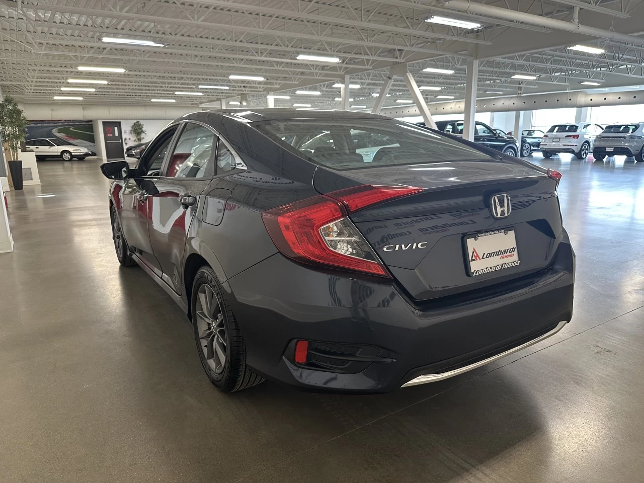 2021 Honda Civic
                                                    EX Main Image