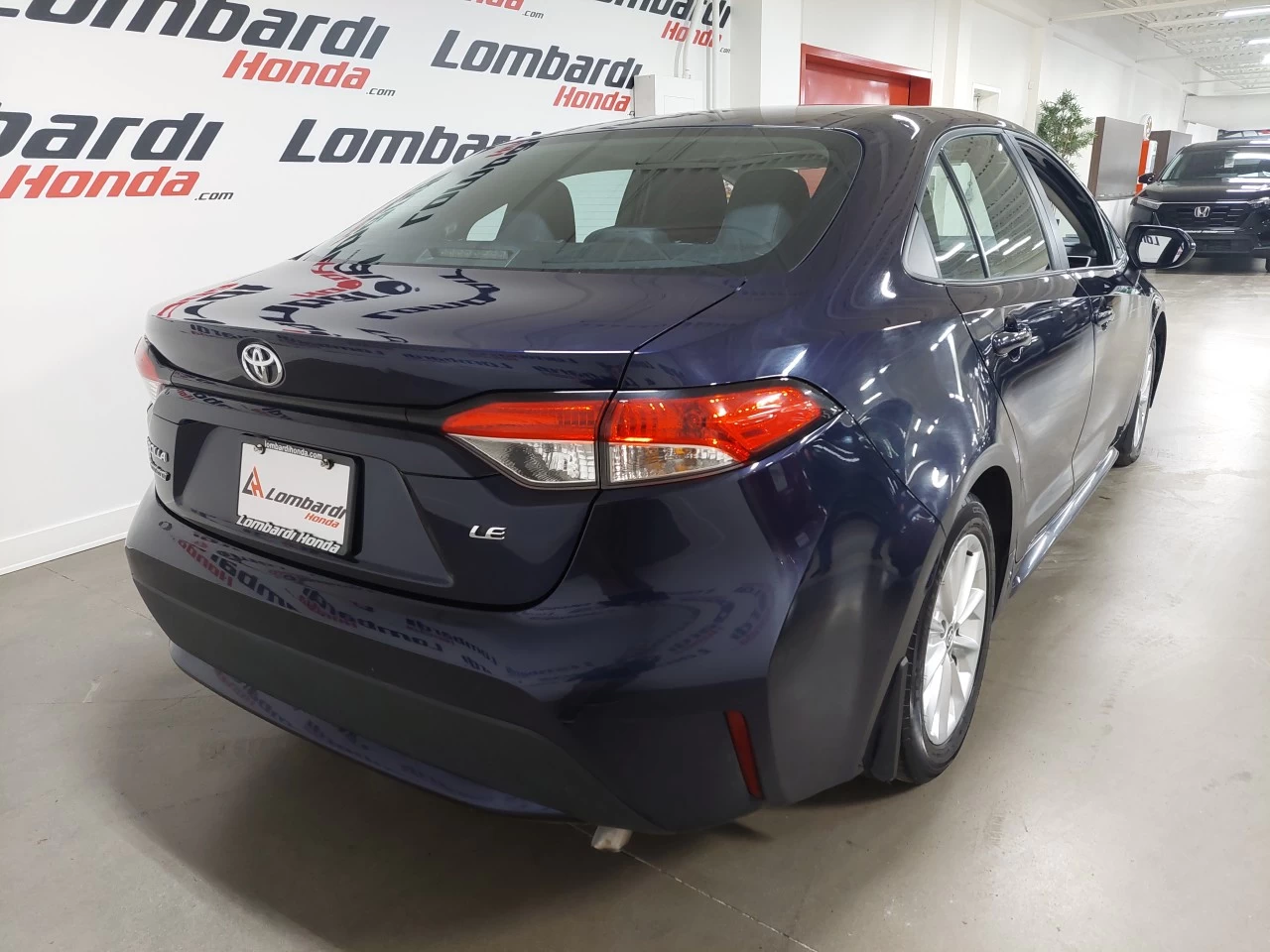 2021 Toyota Corolla LE https://www.lombardihonda.com/resize/b990ff35b810a3abc0cc817b2ca24889-1
