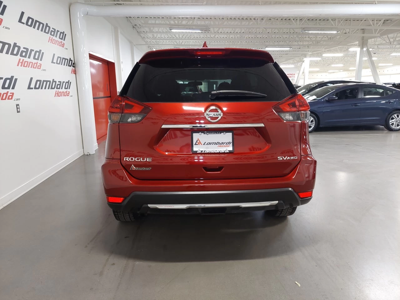 2018 Nissan Rogue
                                                    SV Main Image