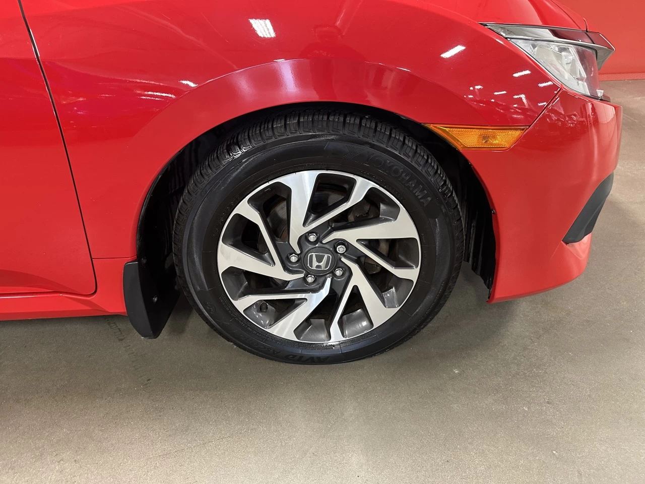 2017 Honda Civic
                                                    EX Main Image