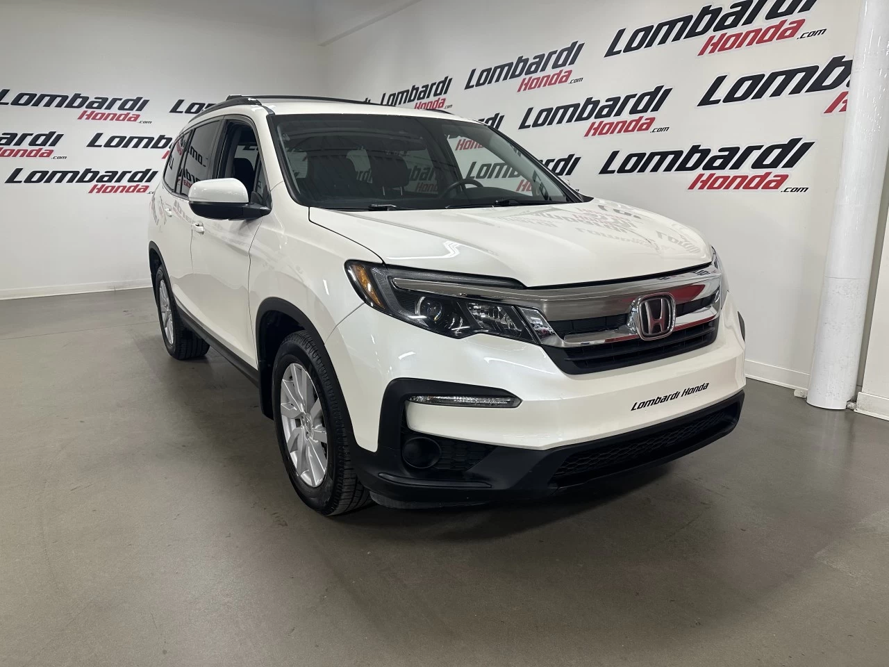 2019 Honda Pilot LX https://www.lombardihonda.com/resize/b990ff35b810a3abc0cc817b2ca24889-1