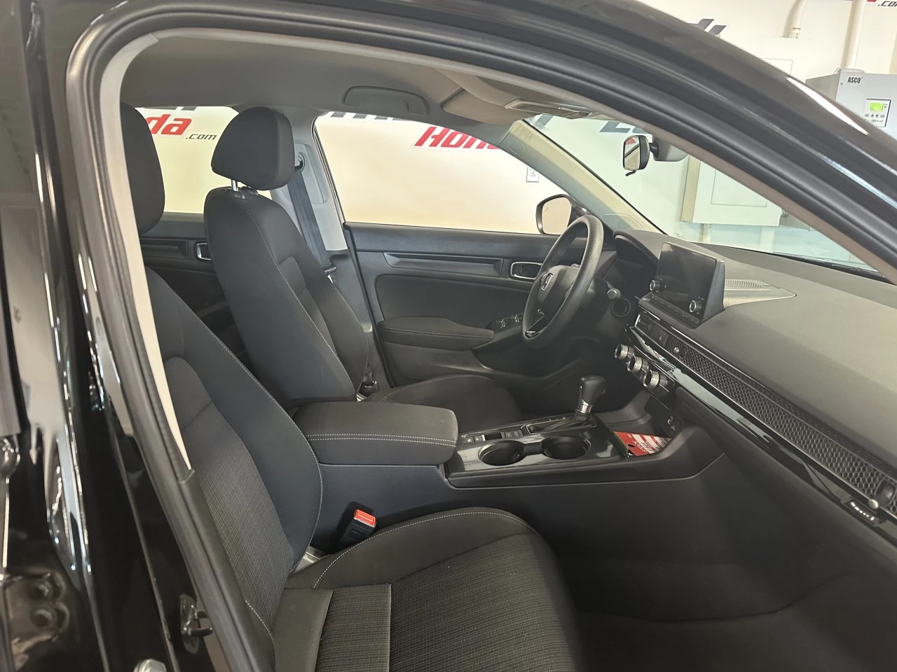 2022 Honda Civic
                                                    LX Main Image