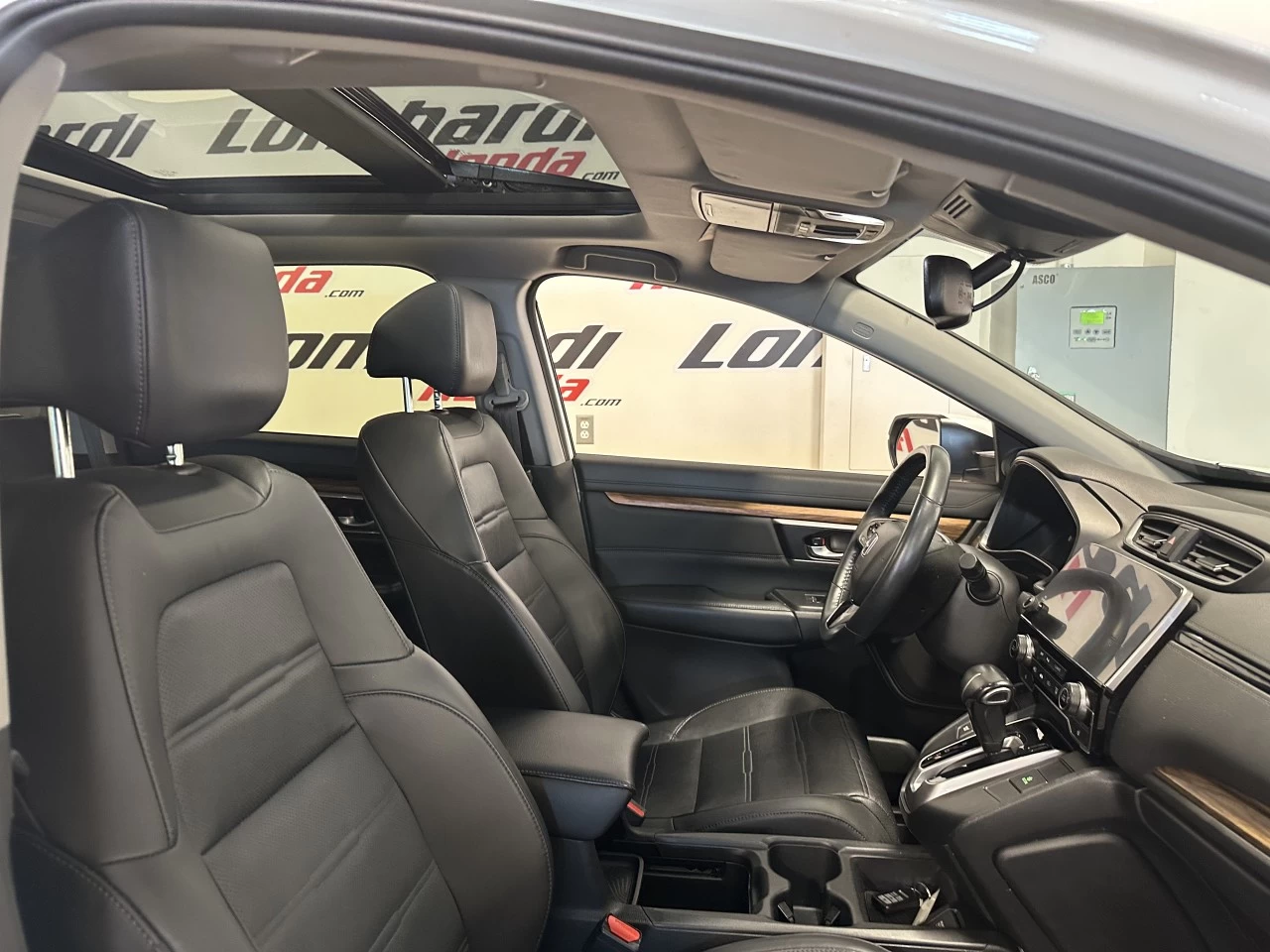 2019 Honda CR-V Touring Main Image