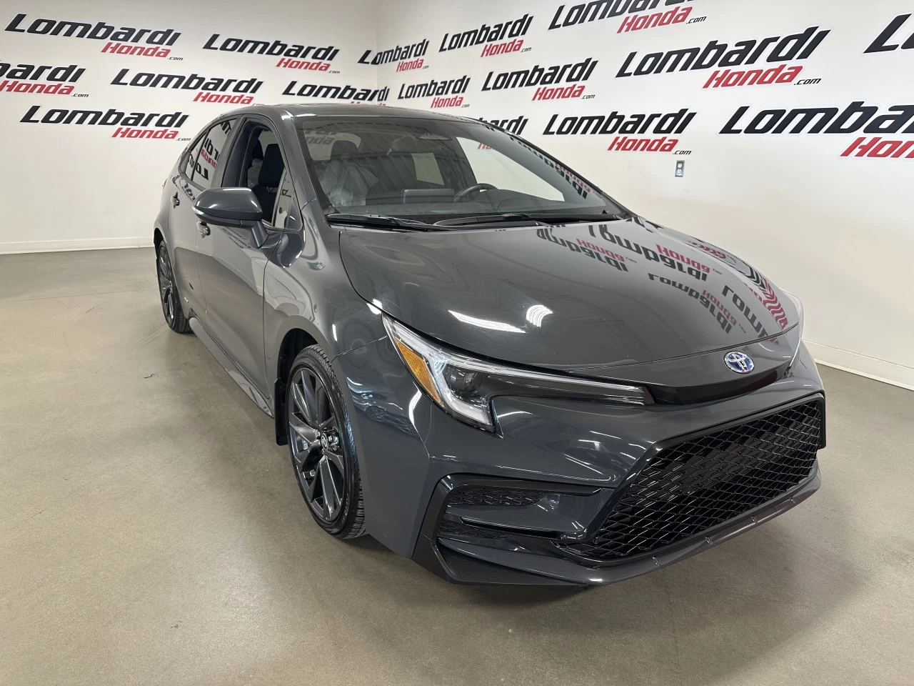 2024 Toyota Corolla
                                                    Hybrid Image principale