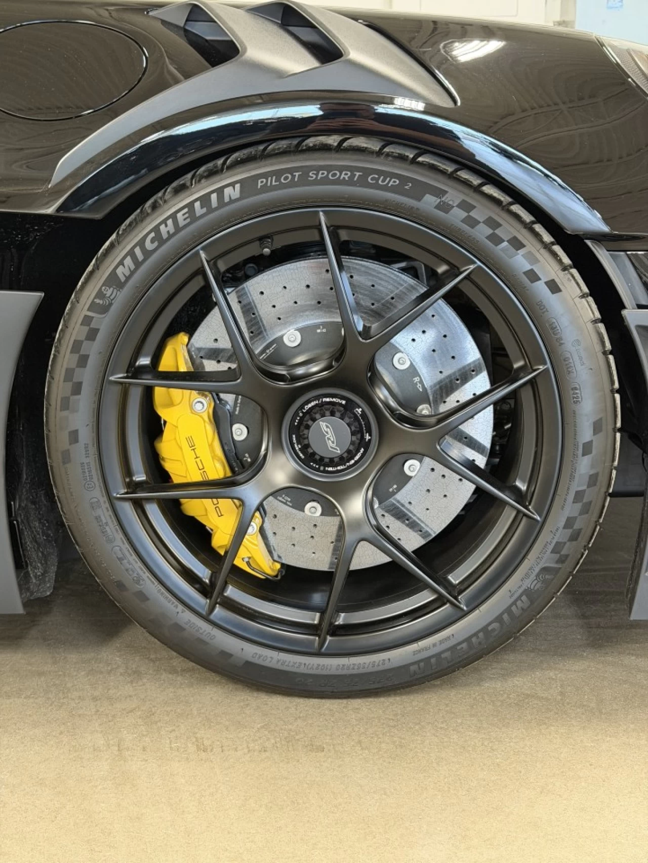 2025 Porsche 911 GT3 RS Main Image