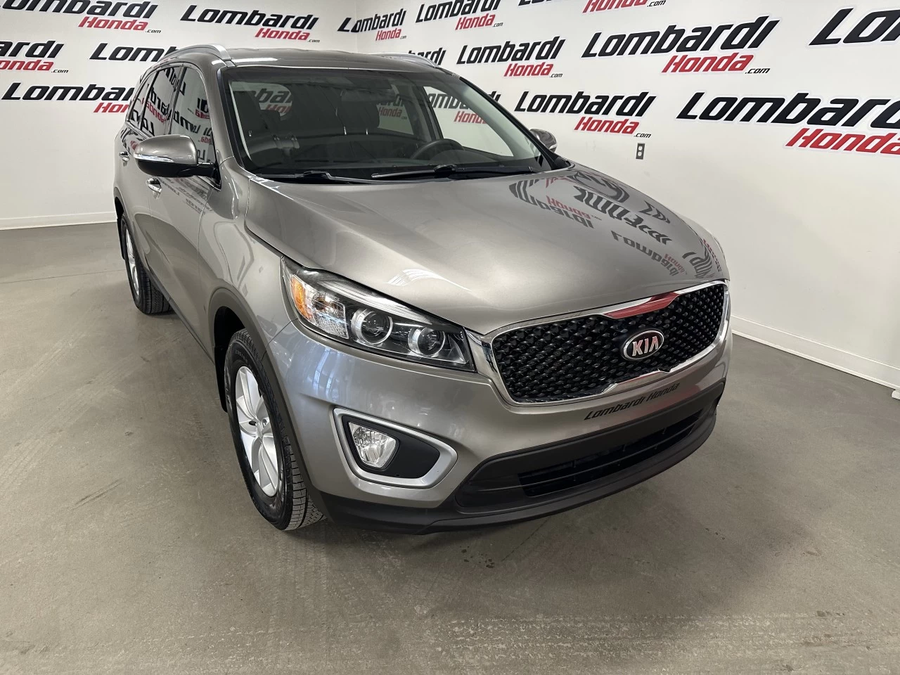 2017 Kia Sorento LX Main Image