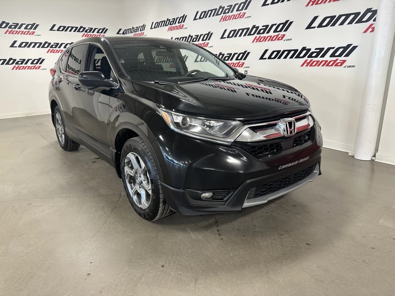 2018 Honda CR-V EX https://www.lombardihonda.com/resize/b990ff35b810a3abc0cc817b2ca24889-1