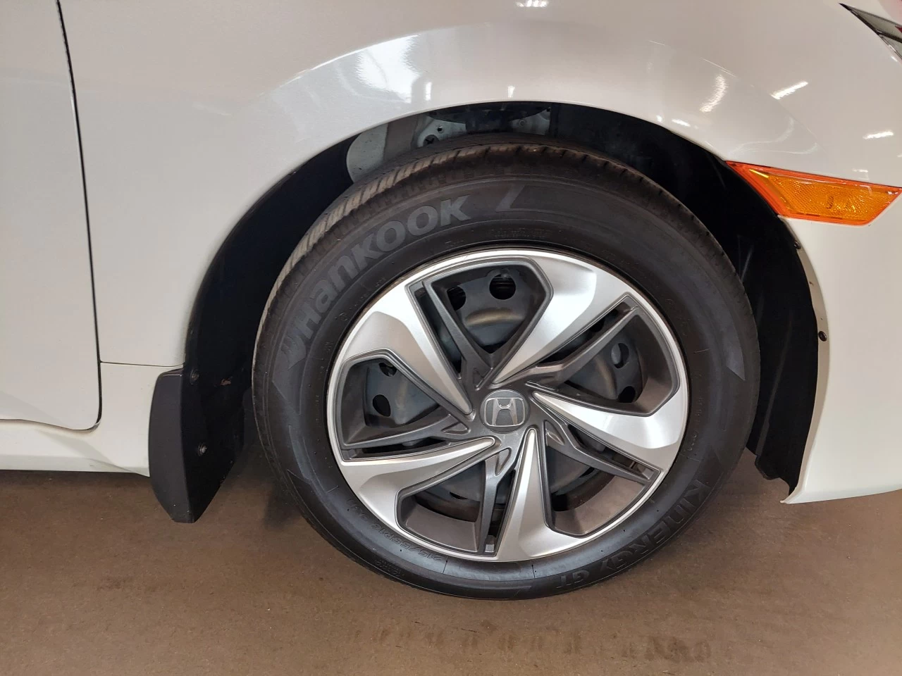 2020 Honda Civic
                                                    LX Main Image