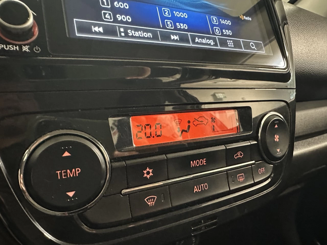 2022 Mitsubishi Mirage SE Image principale