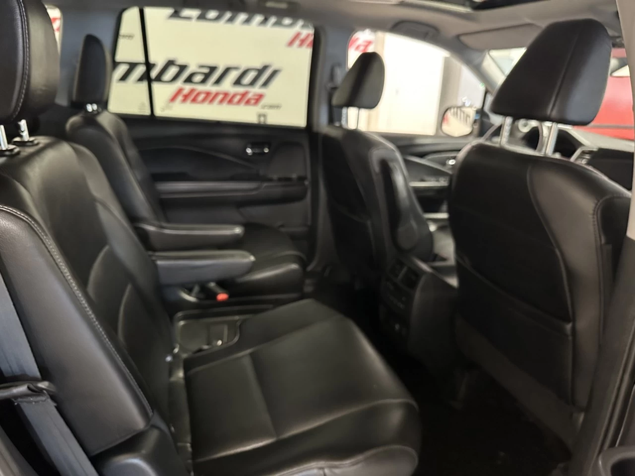 2019 Honda Pilot
                                                    Touring 7-Passenger Image principale