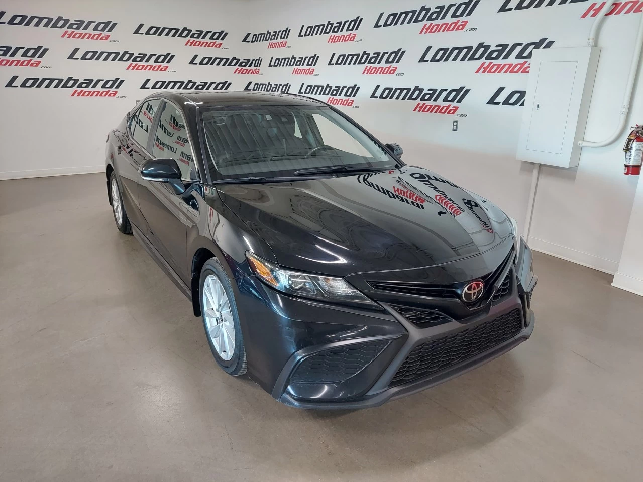 2021 Toyota Camry
                                                    SE Main Image
