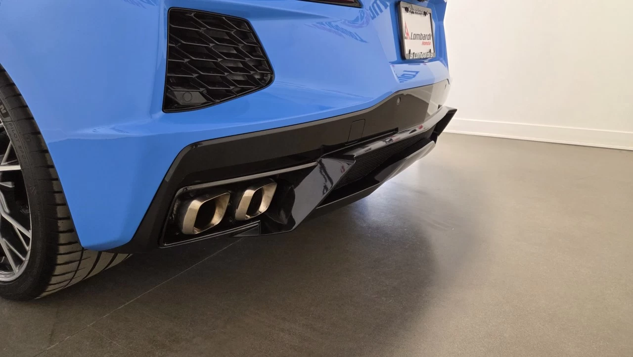 2023 Chevrolet Corvette 2LT https://www.lombardihonda.com/resize/b990ff35b810a3abc0cc817b2ca24889-1