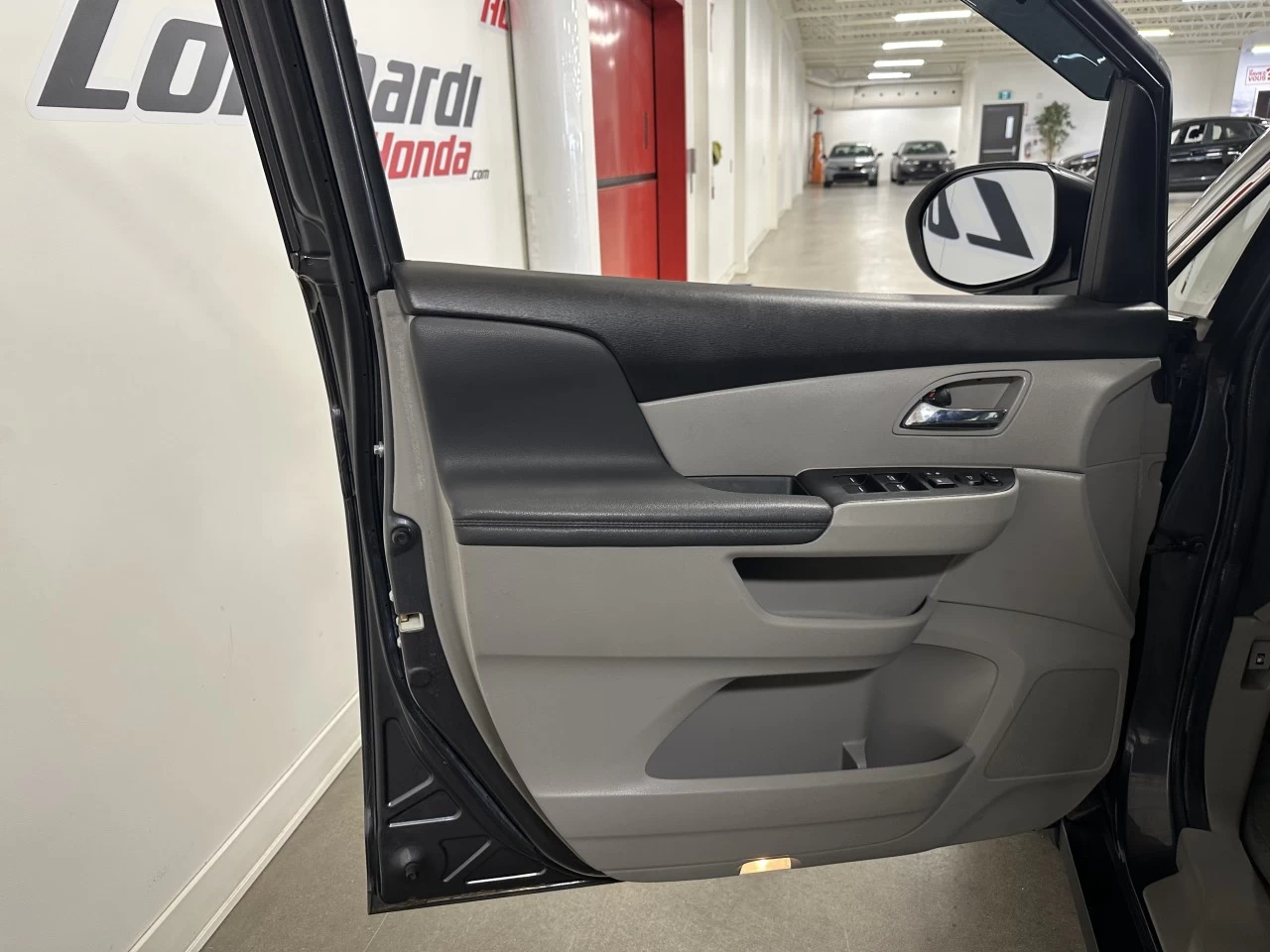 2017 Honda Odyssey SE Image principale