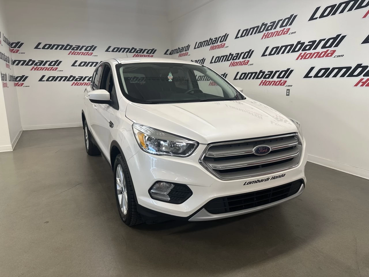 2019 Ford Escape
                                                    SE Image principale